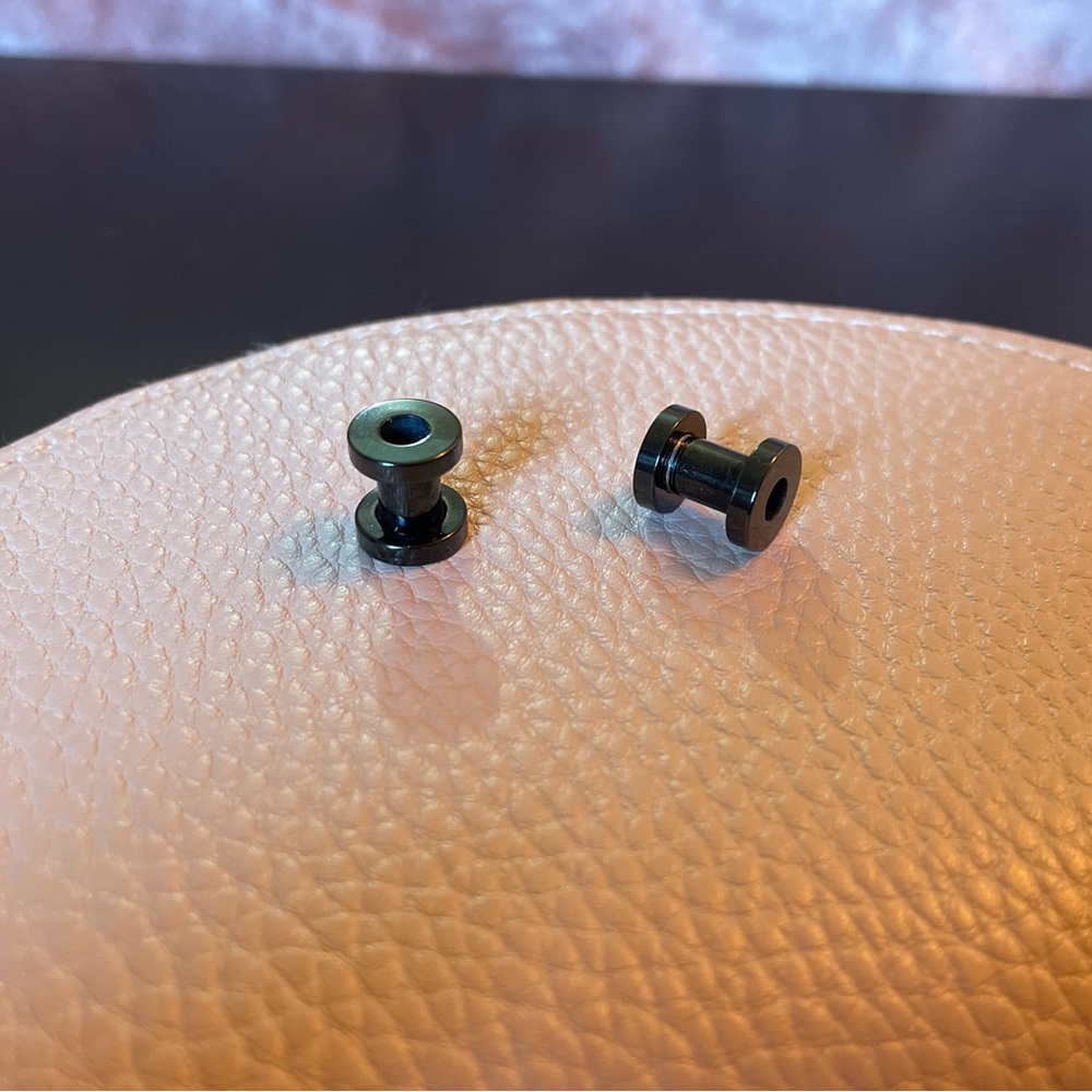 Black Stainless steel plugs/gauges - 4mm